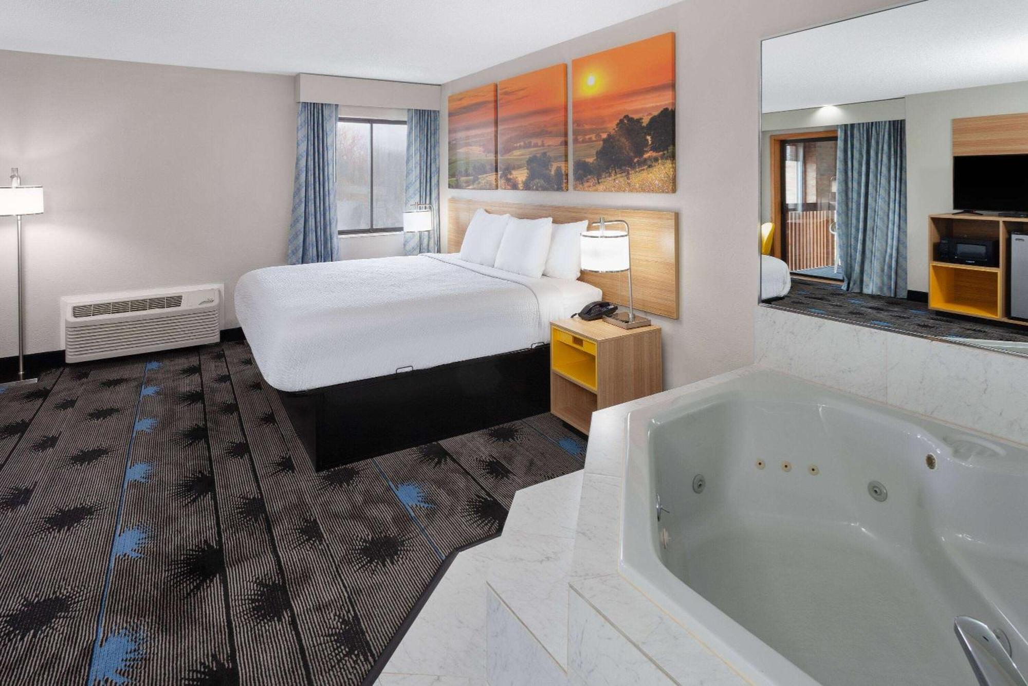 Days Inn By Wyndham Wooster Εξωτερικό φωτογραφία